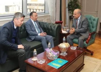 وزير الكهرباء يستقبل سفير كازاخستان بالقاهرة لبحث سبل دعم وتعزيز فرص التعاون والشراكة والاستثمار