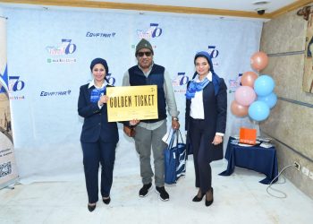 إصدار طوابع تذكارية بمرور ٧٠ عامًا على إنشاء قطاع السياحة بمصر للطيران