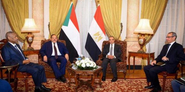 وزير الخارجية والهجرة يستقبل وزير خارجية السودان