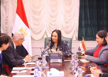 وزيرة التضامن تلتقي السفير الياباني بالقاهرة .. ويبحثان تعزيز سبل وفرص الشراكة والتعاون