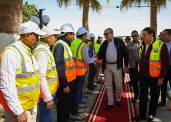 وزير قطاع الأعمال العام في زيارة لشركة النصر للتعدين بإدفو.. ويتفقد مواقع الإنتاج وأماكن المشروعات الجديدة