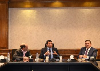 وزير الرياضة يلتقي أعضاء مجلس صندوق الرياضة المصري