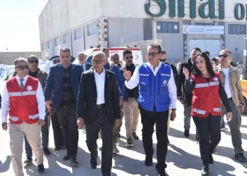 وزيري الصحة والتضامن ووفد جامعة الدول يتفقدون مركز الخدمات اللوجستية بالعريش