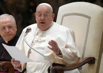 طبيب البابا فرنسيس: مازال في الخطر ولكن لا يواجه الموت