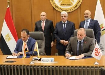 وزير التعليم العالي يشهد توقيع اتفاقية تعاون بين جامعة الجلالة وشركة “إي آند مصر”