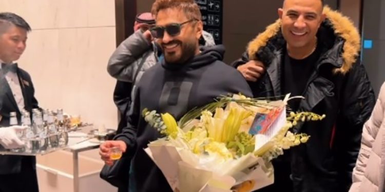 تامر حسني يصل الرياض استعدادًا لحفل بطولة الجولف