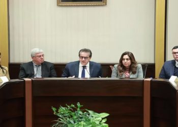 وزير الصحة يرأس الاجتماع الوزراي الأول للجنة التنفيذية الخاصة باستقبال المصابين الفلسطنيين