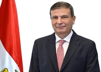 وزير الزراعة تصدر 1111 ترخيص تشغيل لكافة أنشطة ومشروعات الثروة الحيوانية والداجنة والعلفية