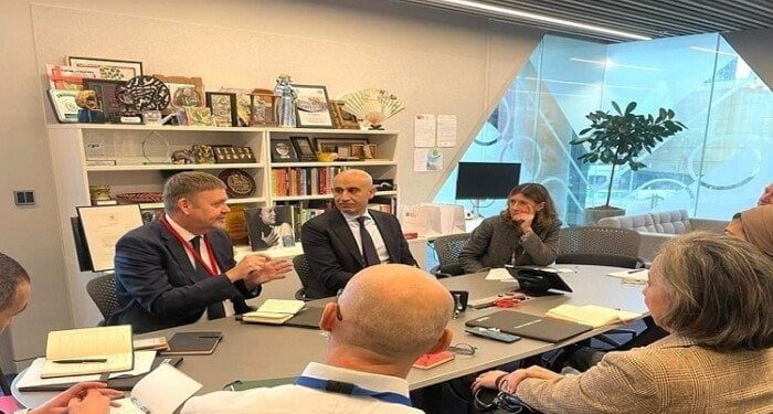 وزير التربية والتعليم يلتقي فريق القيادة العليا للمجلس الثقافي البريطاني لبحث سبل تعزيز التعاون