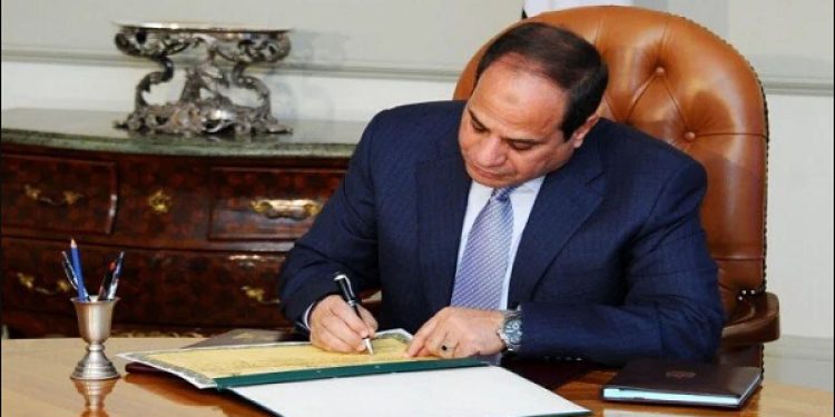 الرئيس السيسي يوقع تعديلا ببعض أحكام قانون تسجيل السفن التجارية