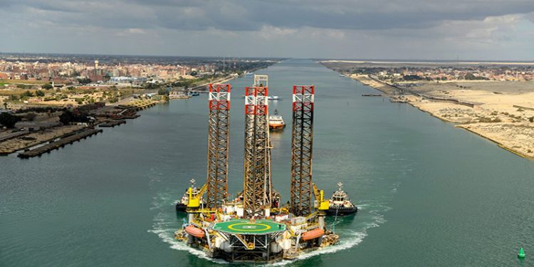 ADMARINE260 قناة السويس تشهد عبور الحفار