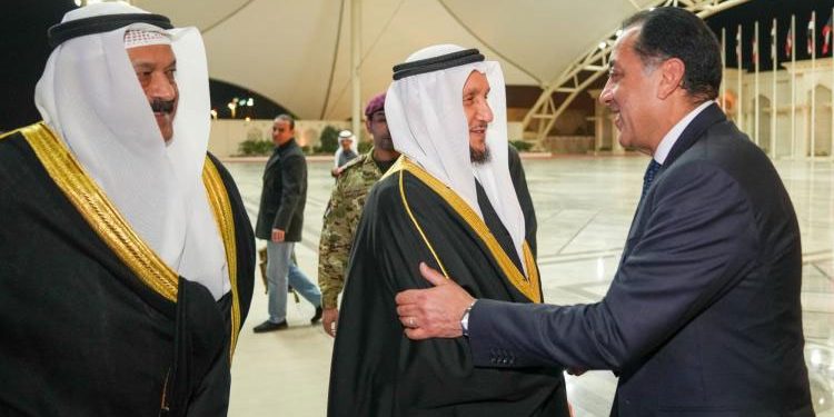 رئيس الوزراء يغادر الكويت بعد انتهاء زيارته الرسمية
