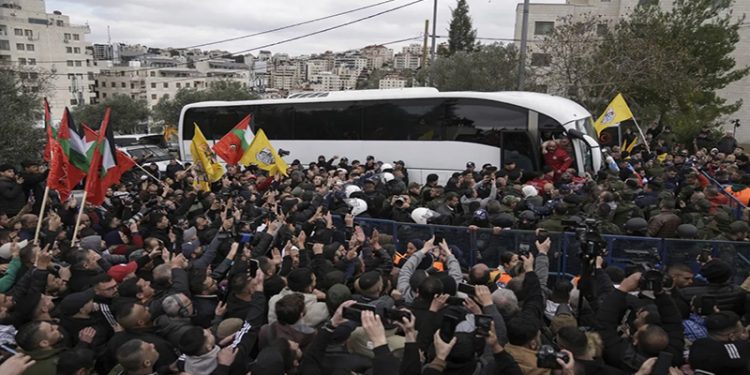 البيت الأبيض يؤيد قرار إسرائيل بتأجيل إطلاق سراح 600 أسير فلسطيني