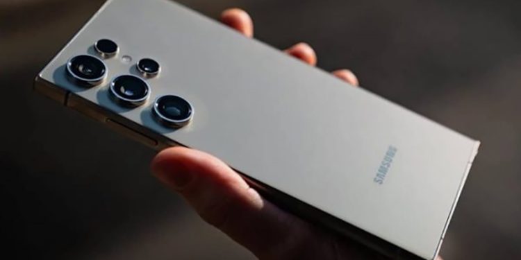 سامسونج تفاجئ حاجزي هواتف Galaxy S25 بتغيير موعد الإطلاق بشكل غير متوقع