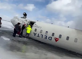 انقلبت واحترقت فنجا كل الركاب.. ما السر في طائرة “دلتا”؟