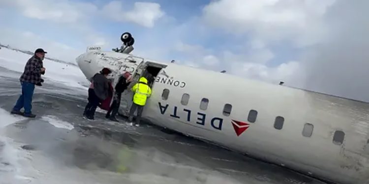 انقلبت واحترقت فنجا كل الركاب.. ما السر في طائرة “دلتا”؟