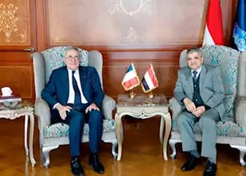 الفريق أسامة ربيع يبحث سبل التعاون مع مبعوث الرئيس الفرنسي لشئون الممر الاقتصادي الهندي