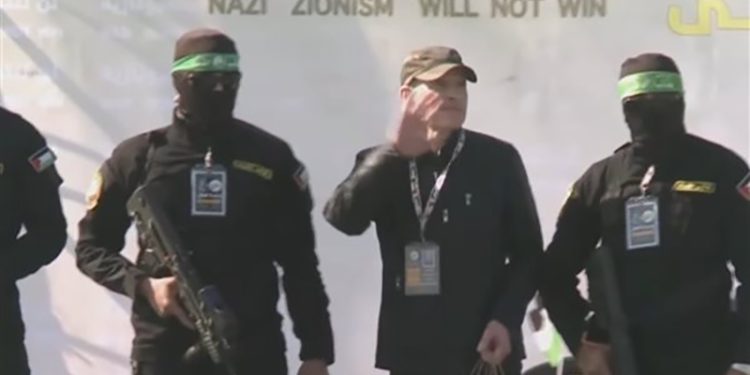 الإفراج عن 183 أسيرًا فلسطينيًا ضمن الدفعة الرابعة من صفقة التبادل