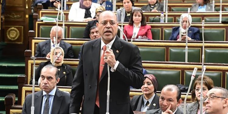 وزير العمل : الحكومة حريصة على “قانون عمل” يُراعي معايير العمل الدولية ويُحقق المزيد من الأمان الوظيفي للعامل