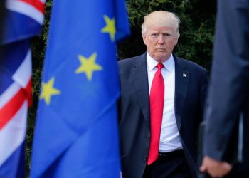 ترامب يعلن عزمه فرض رسومًا جمركية على منتجات الاتحاد الأوروبي