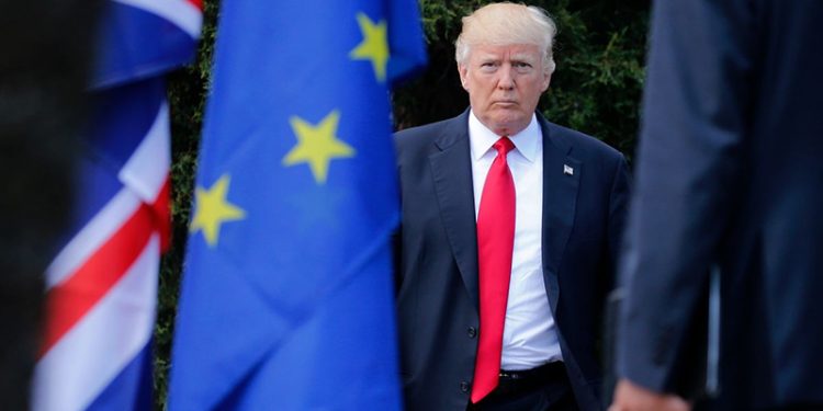 ترامب يعلن عزمه فرض رسومًا جمركية على منتجات الاتحاد الأوروبي