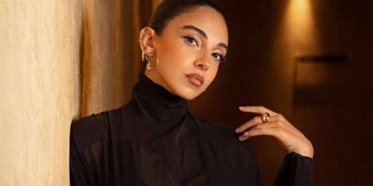 سلمى أبوضيف تنعى والد الفنان كريم قاسم