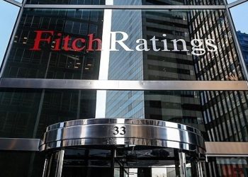 “فيتش”: “المركزي المصري” قد يبدأ خفض الفائدة غداً بين 1% و2%