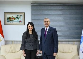 وزيرة التخطيط تعقد اجتماعًا موسعًا مع رئيس وقيادات الجهاز المركزي للتعبئة العامة والإحصاء