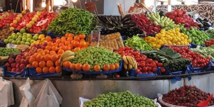 أسعار الخضار والفاكهة اليوم الأربعاء