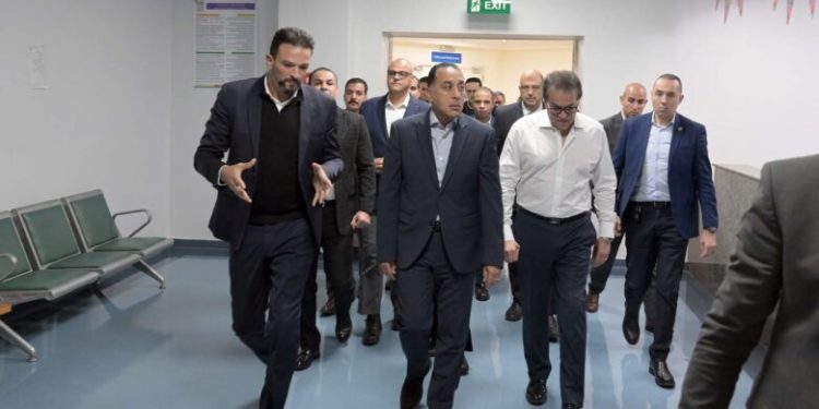 رئيس الوزراء يتفقد مستشفى “الناس” بمحافظة القليوبية