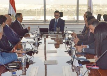 وزير الاستثمار يبحث مع ممثلي مجموعة أكوا باور السعودية تعزيز التعاون في مجال الطاقة المتجددة