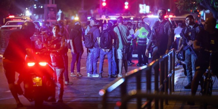 جهاد الحرازين: تفجيرات الحافلات في تل أبيب فيلم هوليودي