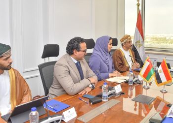 وزير الاستثمار والسفير العماني بالقاهرة يشهدان توقيع مذكرة تفاهم بين جهاز التمثيل التجاري المصري ووزارة التجارة والصناعة العمانية
