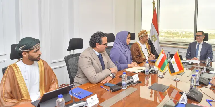 وزير الاستثمار والسفير العماني بالقاهرة يشهدان توقيع مذكرة تفاهم بين جهاز التمثيل التجاري المصري ووزارة التجارة والصناعة العمانية