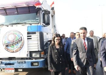 وزير التموين يطلق القافلة رقم 11 و12 للمساعدات الإنسانية العاجلة لقطاع غزة