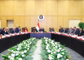 وزير النقل يترأس الاجتماع الثامن عشر للمجموعة الوزارية للتنمية الصناعية