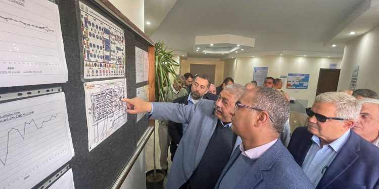 نائب وزير الإسكان يقوم بجولة موسعة لمتابعة سير العمل بمنظومة مياه الشرب والصرف الصحي بالقاهرة