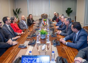 ايجيترانس ونافذ الدولية تتعاقدان مع المنطقة الاقتصادية لقناة السويس لتطوير عمليات النقل البري بميناء غرب بورسعيد