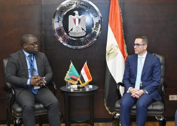 وزير الاستثمار  يستقبل وزير التجارة والصناعة الزامبي لبحث سبل تعزيز العلاقات الاقتصادية المشتركة بين البلدين