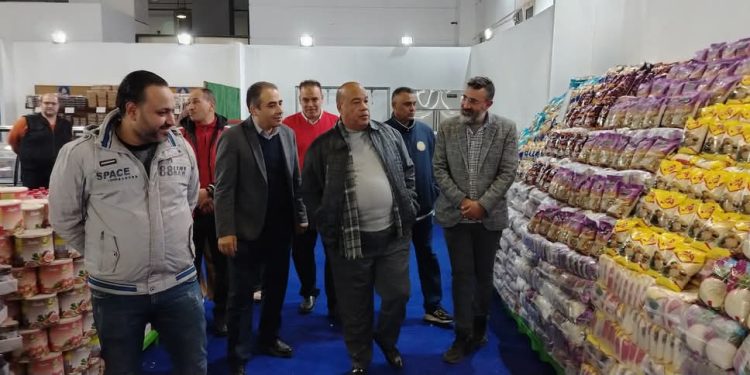 أيمن العشري يتفقد المعرض الرئيسي اهلا رمضان للاطمئنان علي الترتيبات النهائية