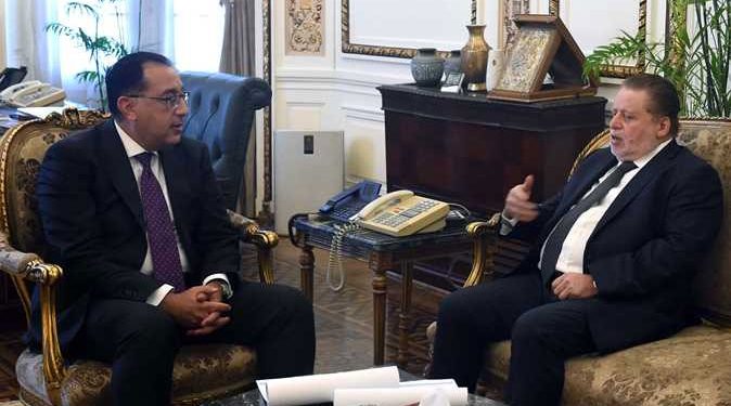 رئيس الوزراء يلتقي محافظ البنك المركزي