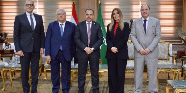 البنك الزراعي يساهم في تجهيز 250 عروسة ويوزع 40 ألف قسيمة مواد غذائية على الأسر الأكثر احتياجاً