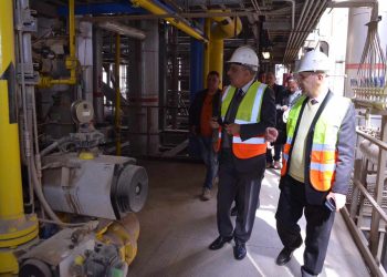 وزير الكهرباء يتفقد محطة جنوب حلوان البخارية لتوليد الكهرباء بمنطقة الكريمات