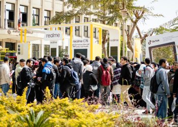 ريلمي تنظم عدة فعاليات لطلاب جامعتي القاهرة وعين شمس