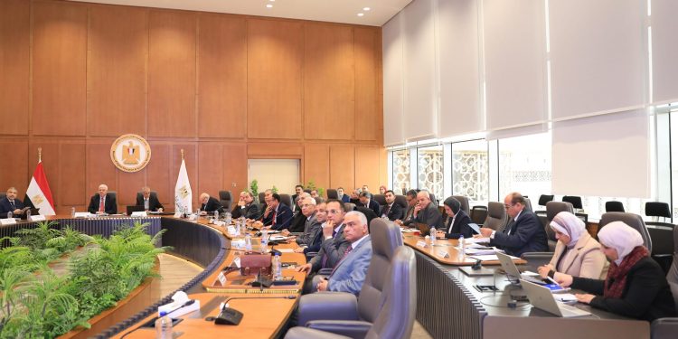 وزير التعليم العالي يترأس اجتماع مجلس الجامعات الأهلية