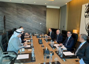 وزير الاستثمار يلتقي وفد مجموعة عارف الاستثمارية الكويتية لاستعراض فرص ومقومات الاستثمار بالسوق المصري