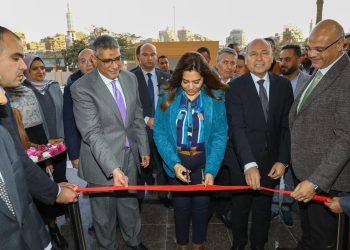 وزيرة التنمية المحلية ومحافظ الجيزة يفتتحان مقر الديوان العام الجديد للمحافظة بحضور محافظي القاهرة والقليوبية