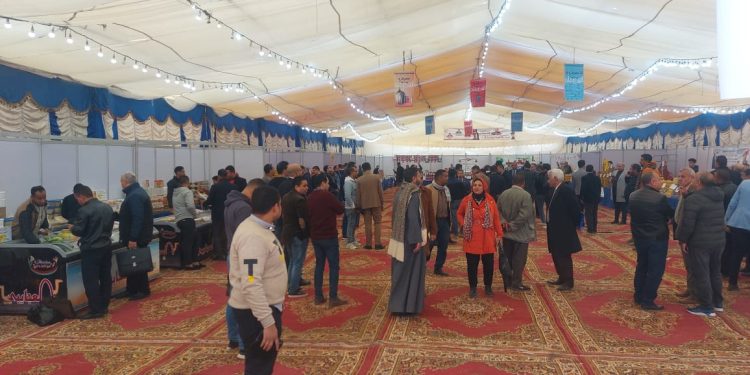 تنفيذًا لتوجيهات وزير التموين.. محافظ أسيوط يفتتح معرض “أهلاً رمضان” بشرق مدينة أسيوط