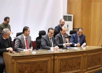 نائب رئيس الوزراء وزير الصحة يشهد قرعة اختيار البعثة الطبية لموسم الحج