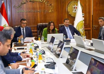 وزراء التنمية المحلية والإسكان والزراعة يتابعون مع المحافظين جهود التصدي للتعديات على الأراضي الزراعية